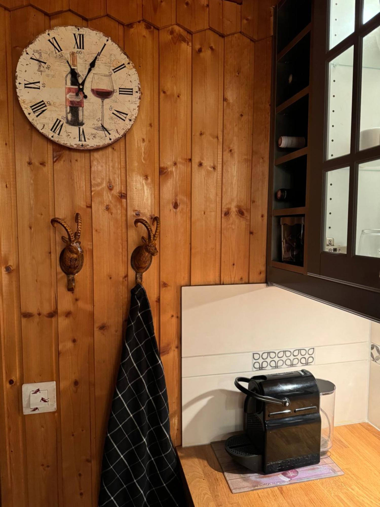 Charming, Cosy Chalet Nestled In A Breathtaking Surrounding With Spectacular, Stunning Mountain Views Abondance Exteriér fotografie